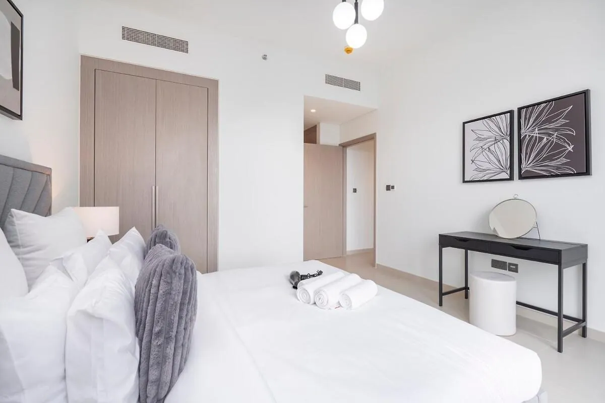 Apartment Gorgeous 2-Bedroom In Downtown Dubai, Near Burj Khalifa!